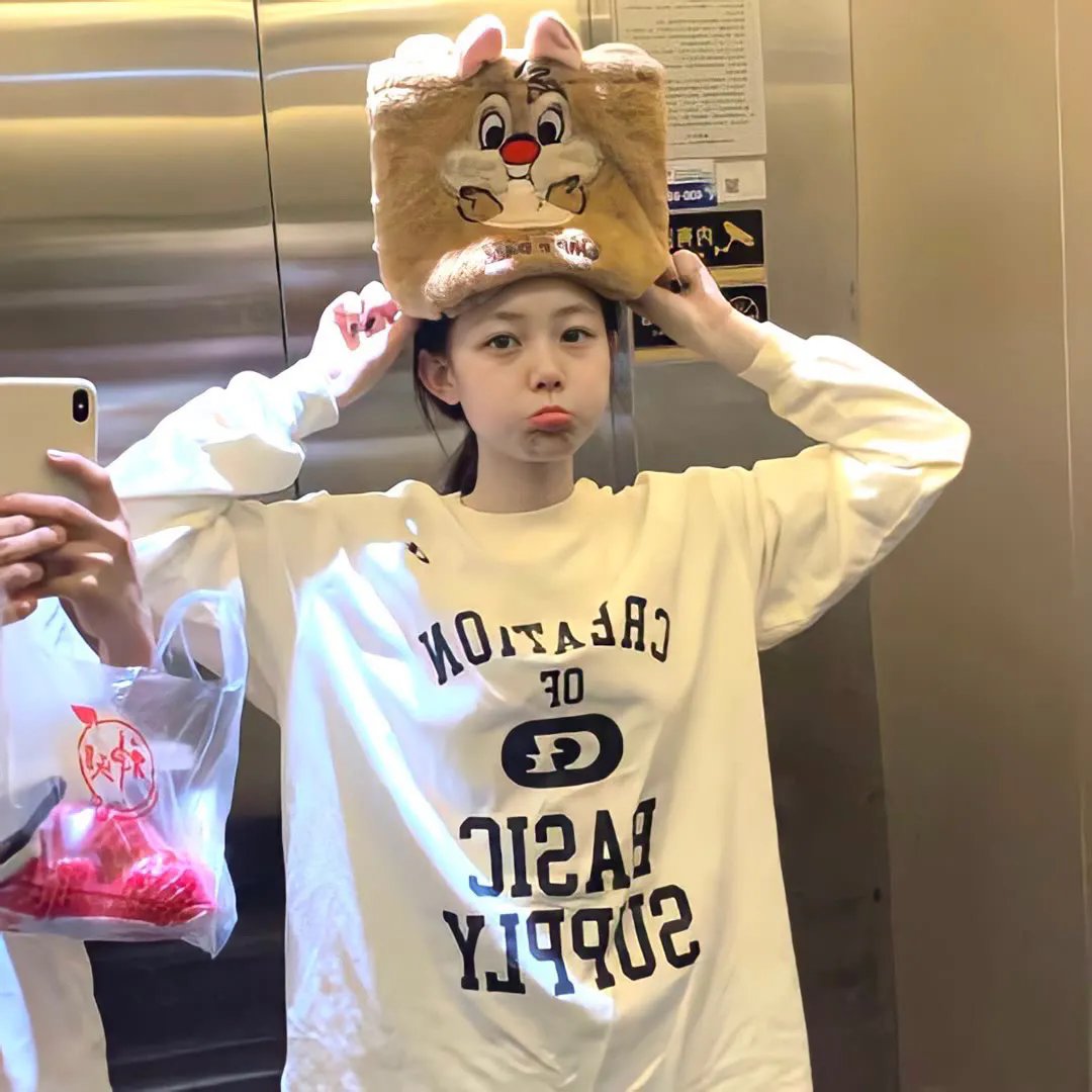 女王的部下 海报